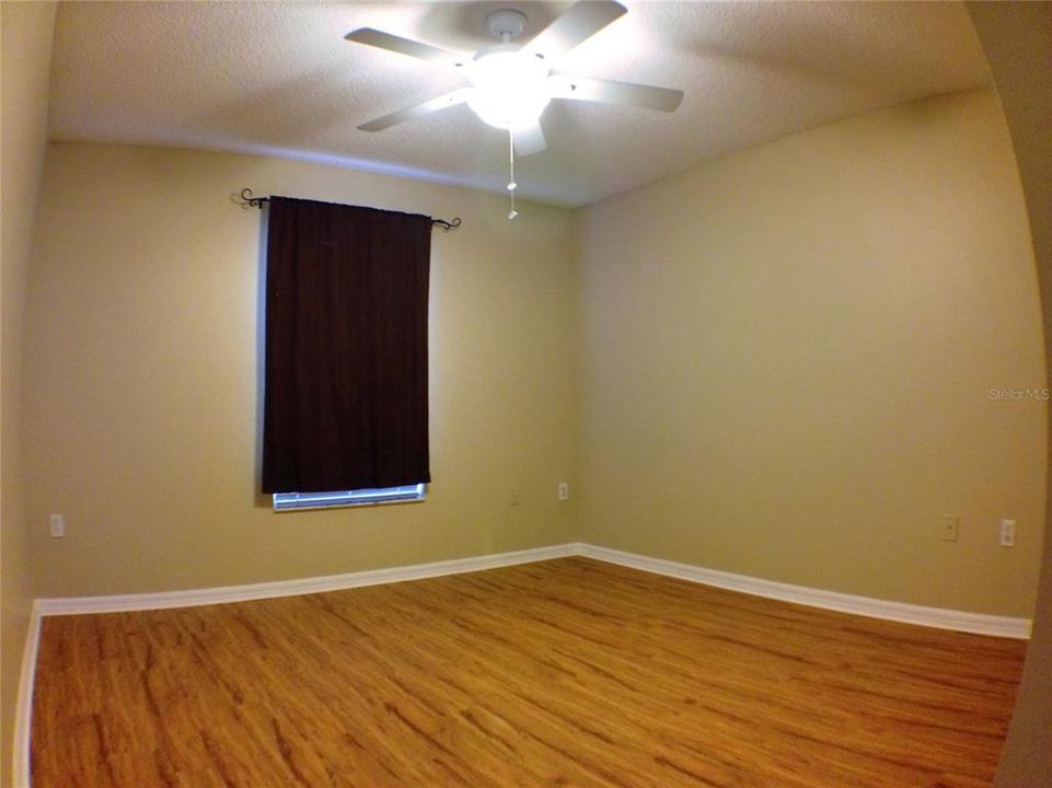 For Rent: $3,100 (5 beds, 2 baths, 2156 Square Feet)