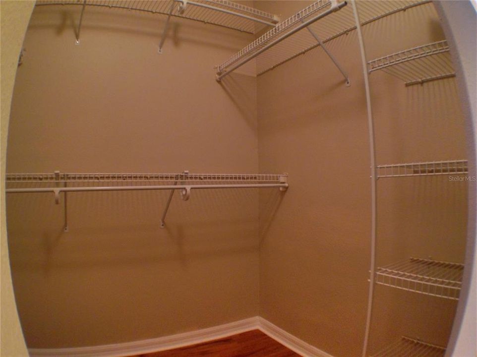 For Rent: $3,100 (5 beds, 2 baths, 2156 Square Feet)