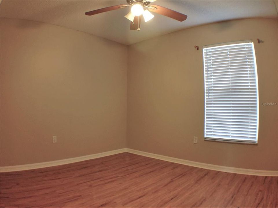 For Rent: $3,100 (5 beds, 2 baths, 2156 Square Feet)