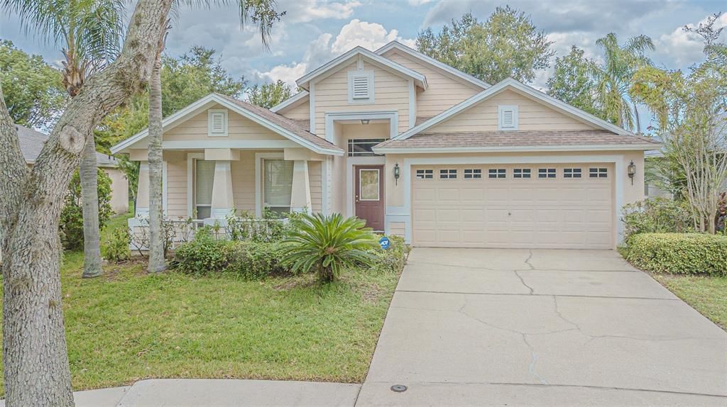 Activo con contrato: $435,950 (4 camas, 2 baños, 2090 Pies cuadrados)
