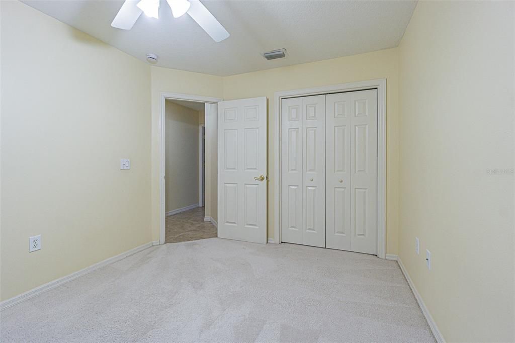 Activo con contrato: $435,950 (4 camas, 2 baños, 2090 Pies cuadrados)