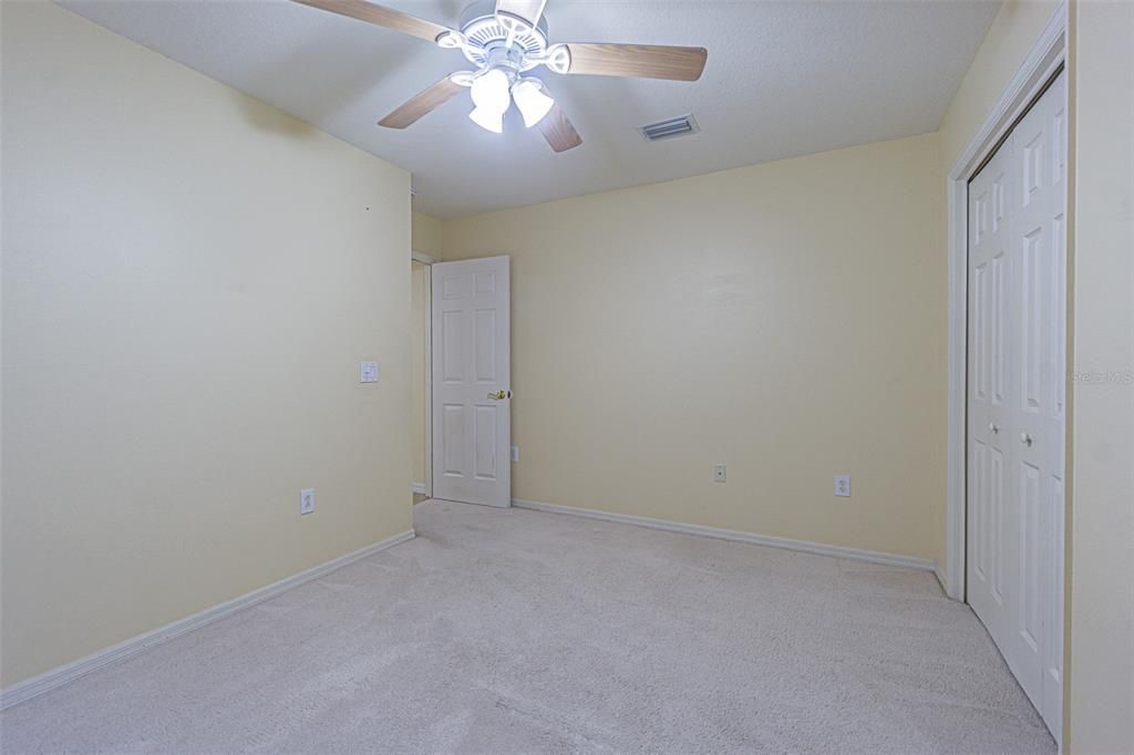 Activo con contrato: $435,950 (4 camas, 2 baños, 2090 Pies cuadrados)
