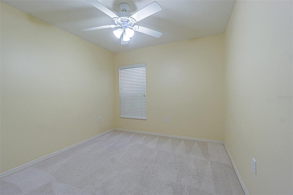 Activo con contrato: $435,950 (4 camas, 2 baños, 2090 Pies cuadrados)