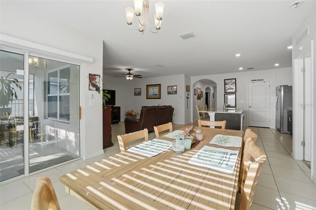 Active With Contract: $275,000 (3 beds, 2 baths, 1685 Square Feet)