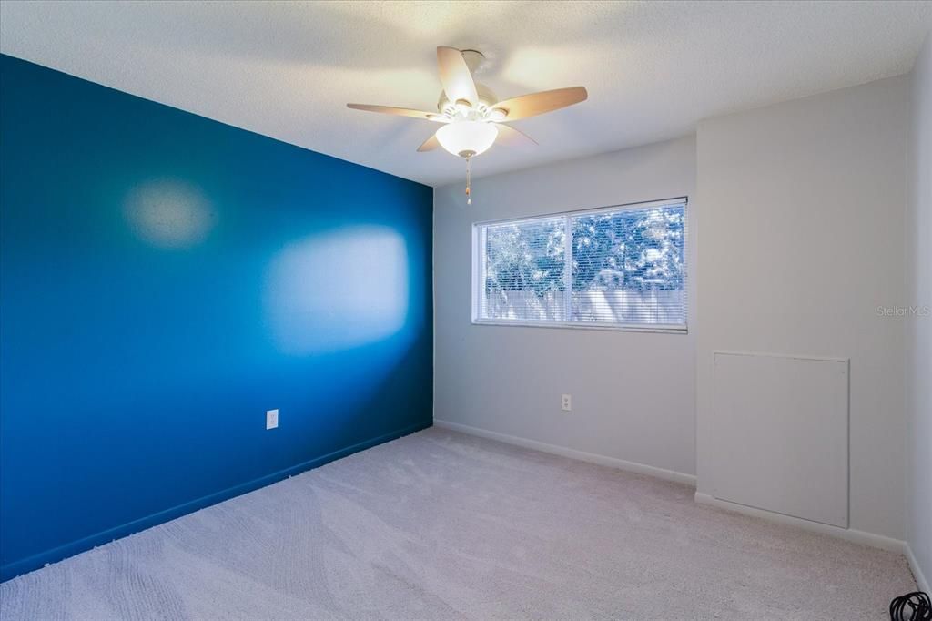 For Sale: $109,000 (2 beds, 1 baths, 870 Square Feet)