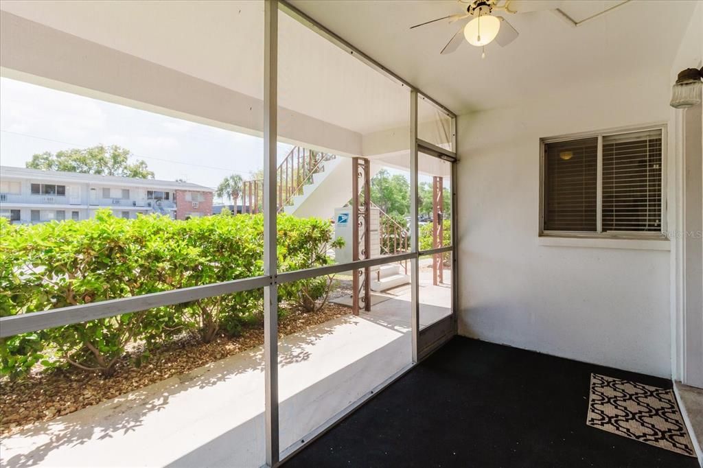 For Sale: $109,000 (2 beds, 1 baths, 870 Square Feet)