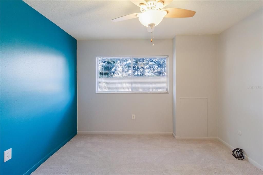 For Sale: $109,000 (2 beds, 1 baths, 870 Square Feet)