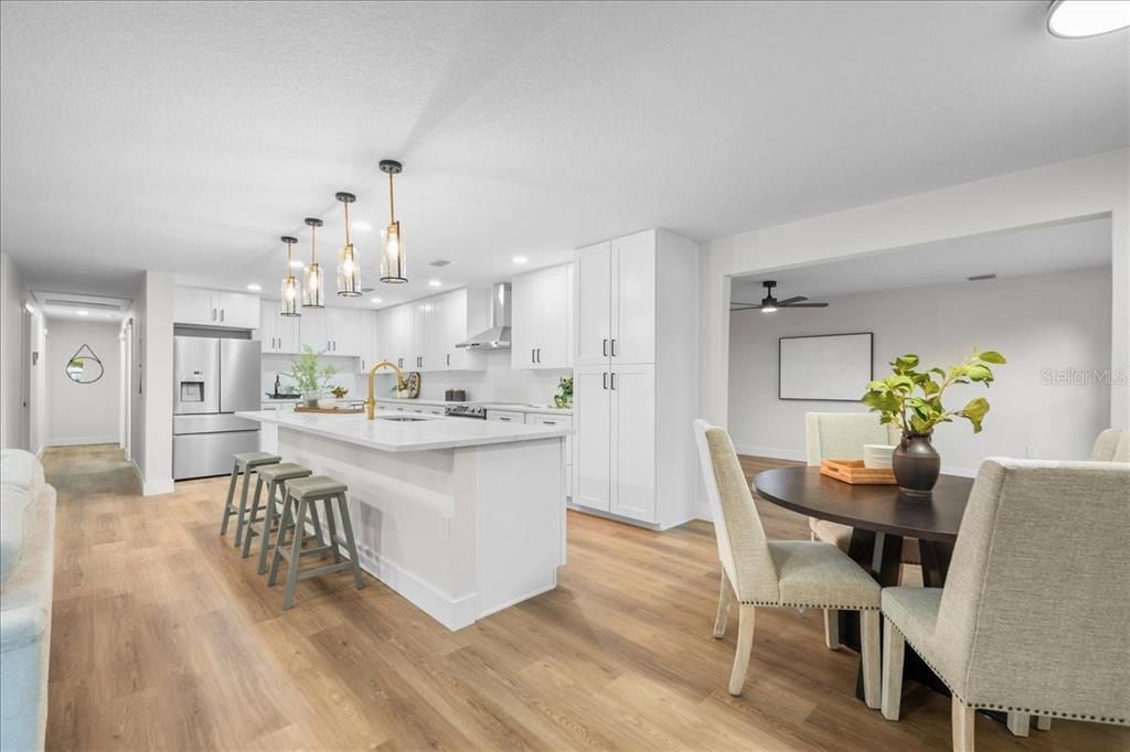 Activo con contrato: $475,000 (4 camas, 3 baños, 2696 Pies cuadrados)