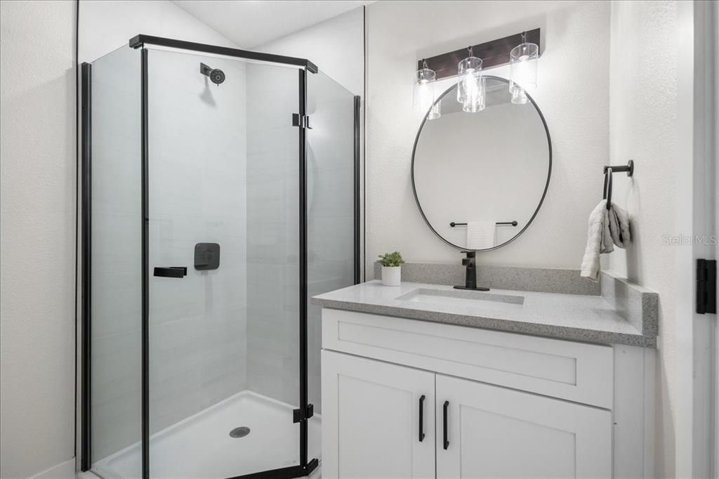 Activo con contrato: $475,000 (4 camas, 3 baños, 2696 Pies cuadrados)