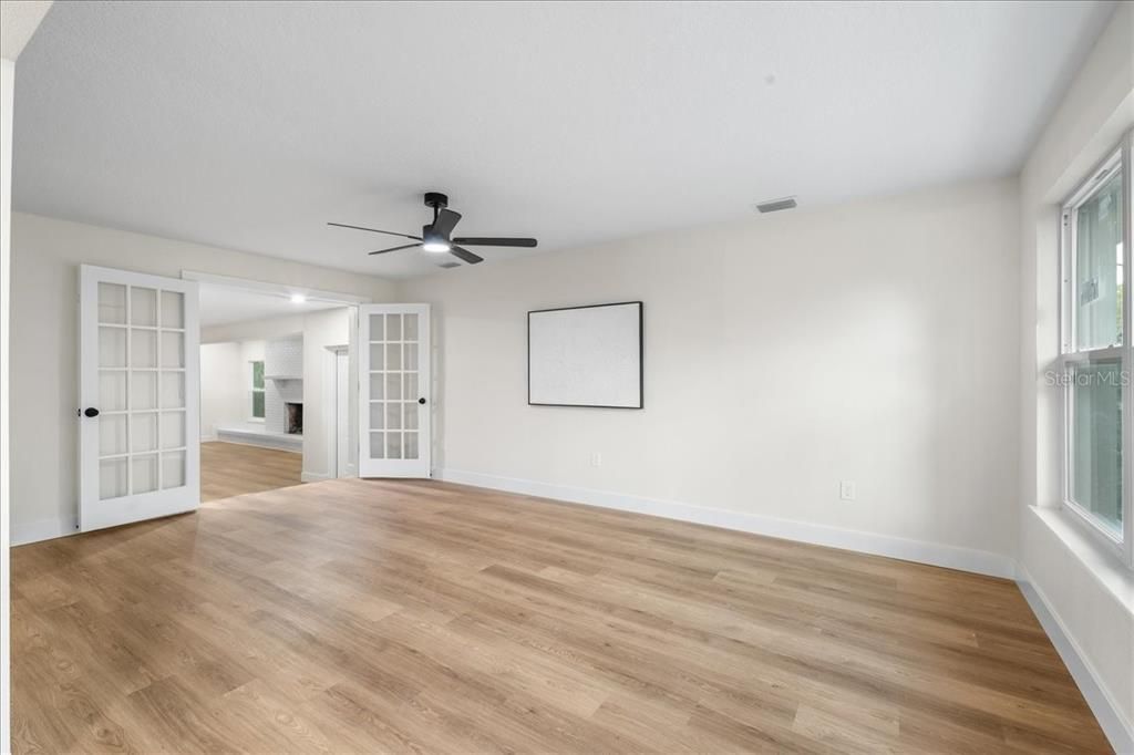 Activo con contrato: $475,000 (4 camas, 3 baños, 2696 Pies cuadrados)