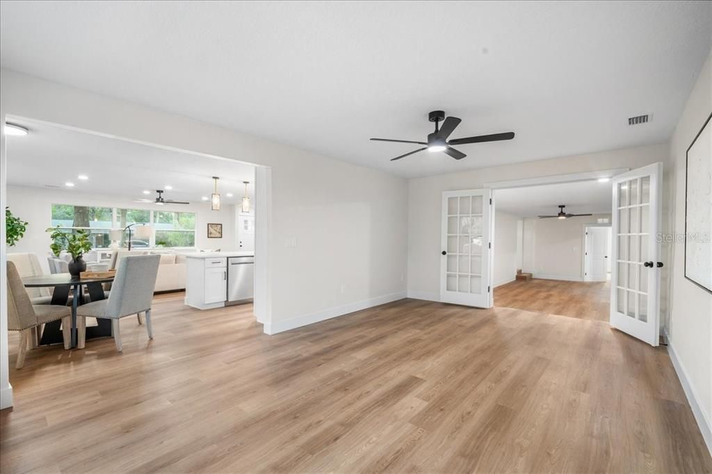 Activo con contrato: $475,000 (4 camas, 3 baños, 2696 Pies cuadrados)