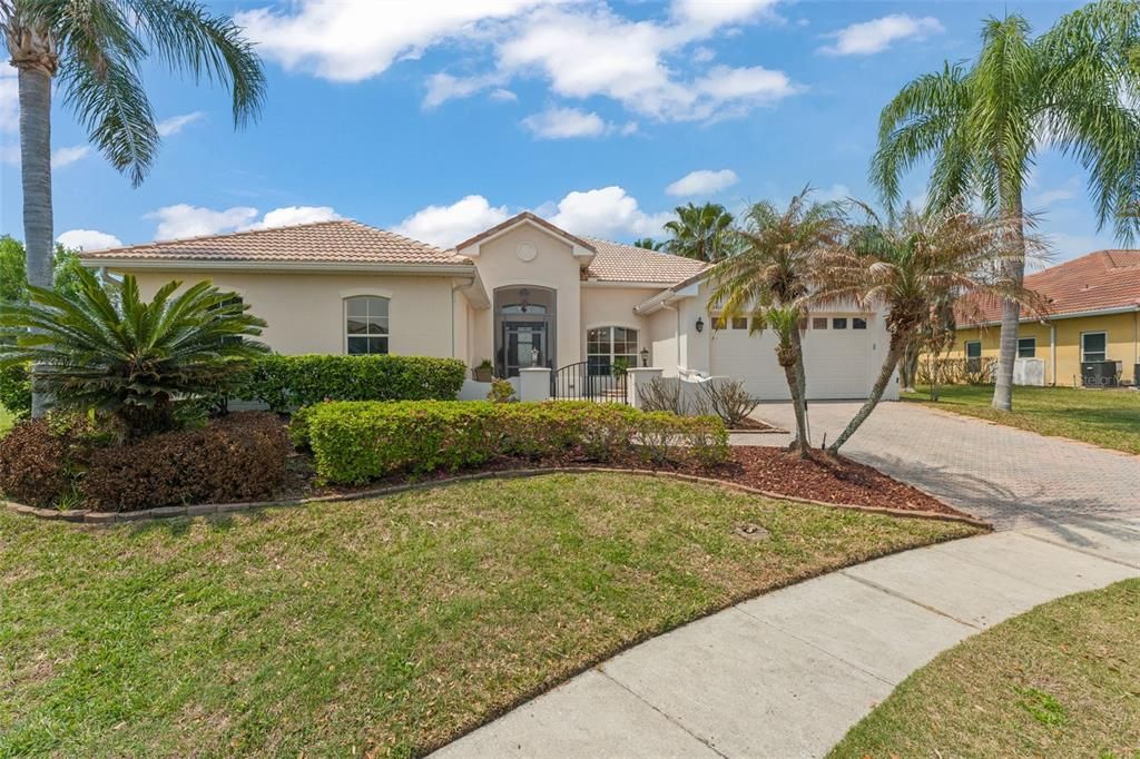 Active With Contract: $484,000 (3 beds, 3 baths, 2741 Square Feet)