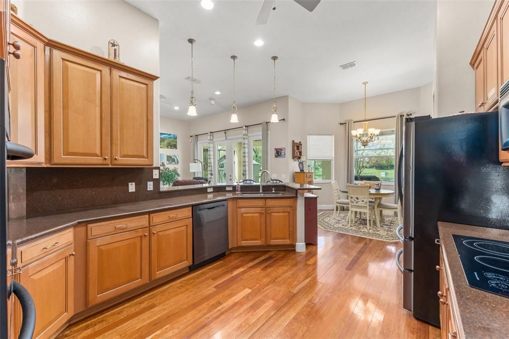 Active With Contract: $484,000 (3 beds, 3 baths, 2741 Square Feet)