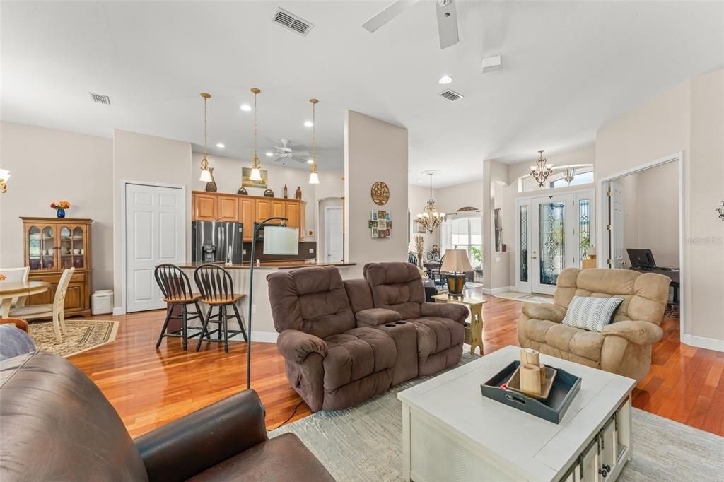 Active With Contract: $484,000 (3 beds, 3 baths, 2741 Square Feet)
