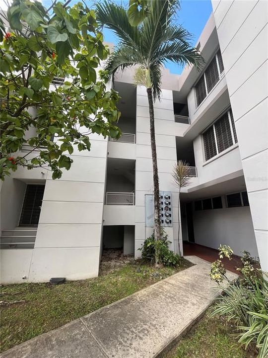 Active With Contract: $175,500 (3 beds, 2 baths, 1056 Square Feet)
