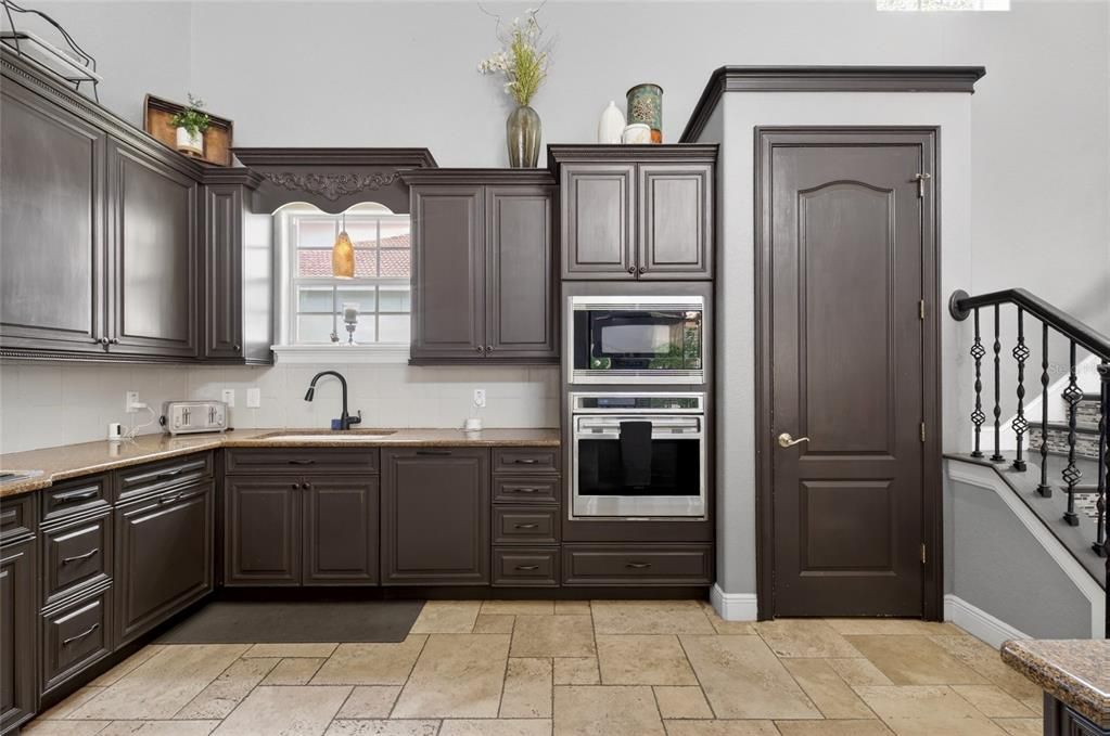 For Sale: $1,825,000 (4 beds, 4 baths, 4549 Square Feet)