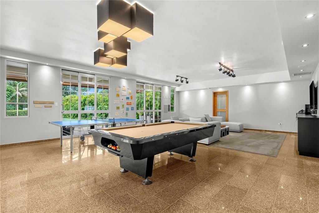 For Sale: $10,000,000 (7 beds, 8 baths, 10000 Square Feet)