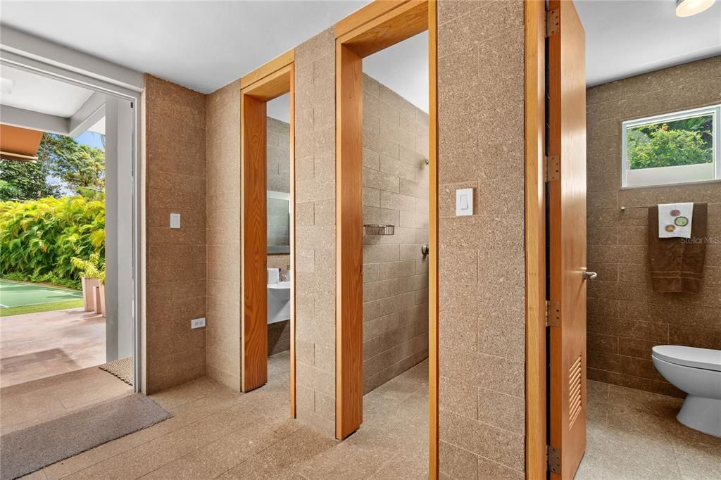 For Sale: $10,000,000 (7 beds, 8 baths, 10000 Square Feet)