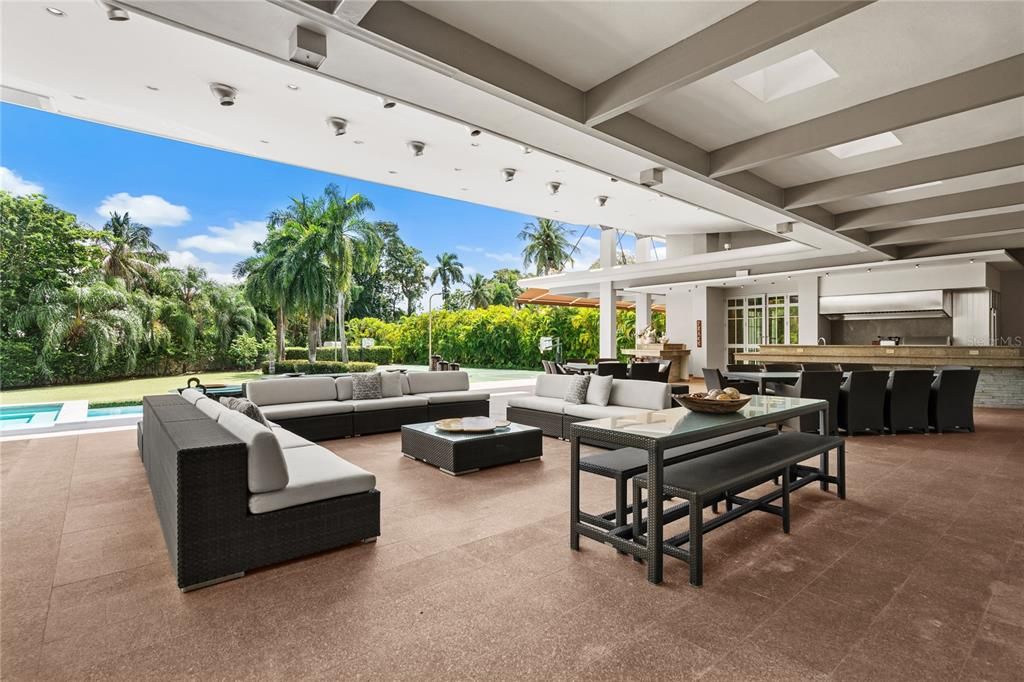 For Sale: $10,000,000 (7 beds, 8 baths, 10000 Square Feet)