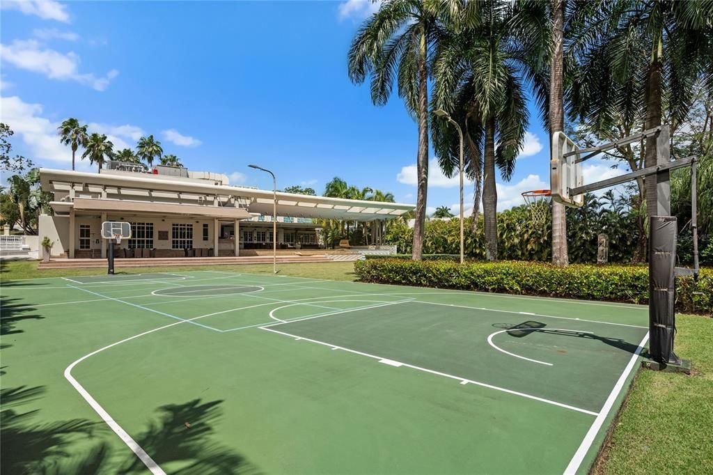 For Sale: $10,000,000 (7 beds, 8 baths, 10000 Square Feet)
