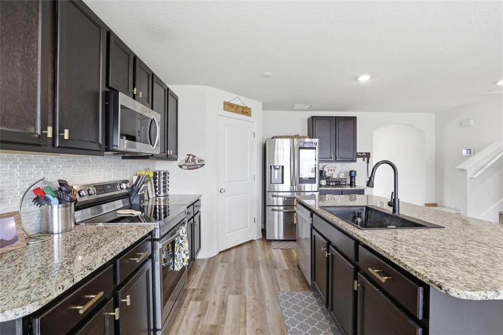 En Venta: $389,500 (5 camas, 3 baños, 2634 Pies cuadrados)