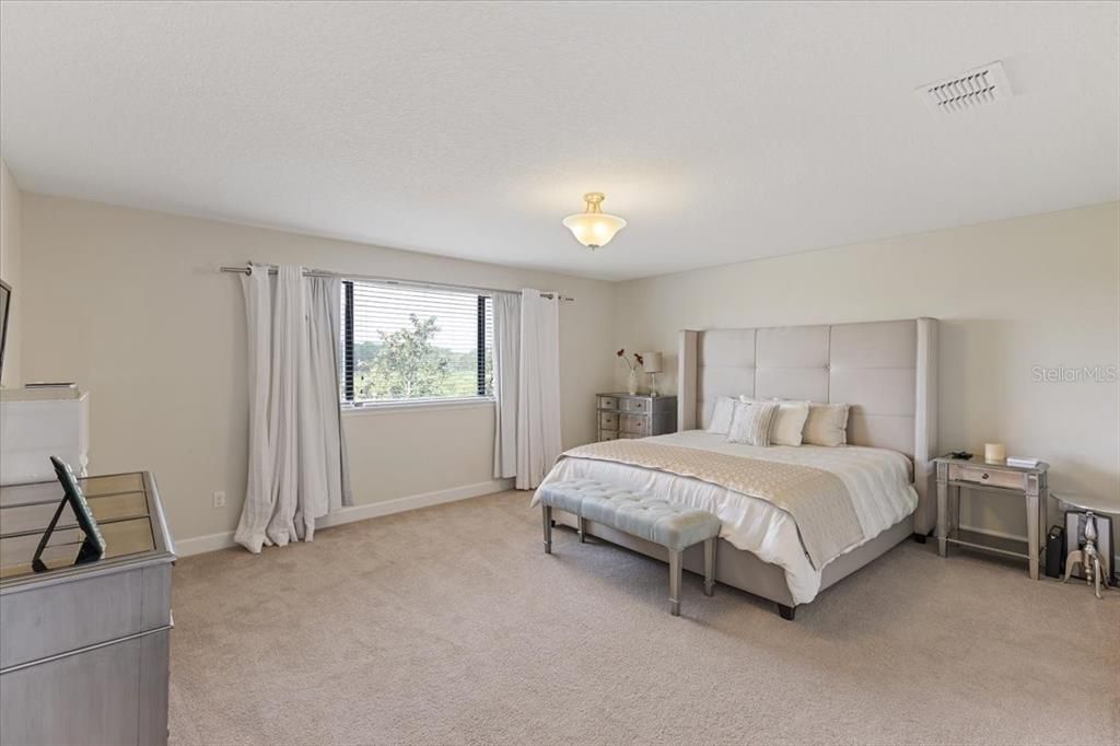 Activo con contrato: $780,000 (6 camas, 4 baños, 3648 Pies cuadrados)