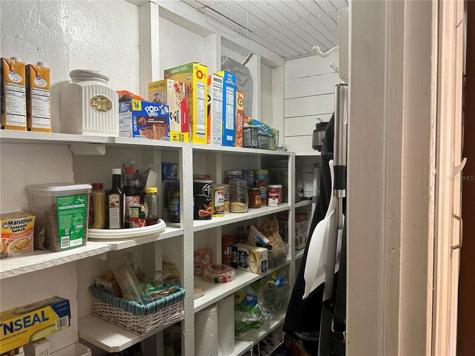 Activo con contrato: $470,000 (2 camas, 1 baños, 1056 Pies cuadrados)