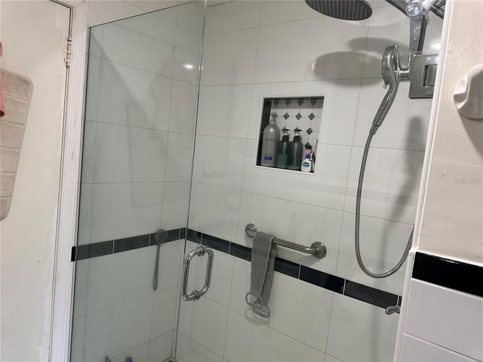 Activo con contrato: $470,000 (2 camas, 1 baños, 1056 Pies cuadrados)