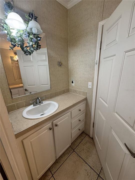 合同活跃: $139,900 (2 贝兹, 2 浴室, 1404 平方英尺)