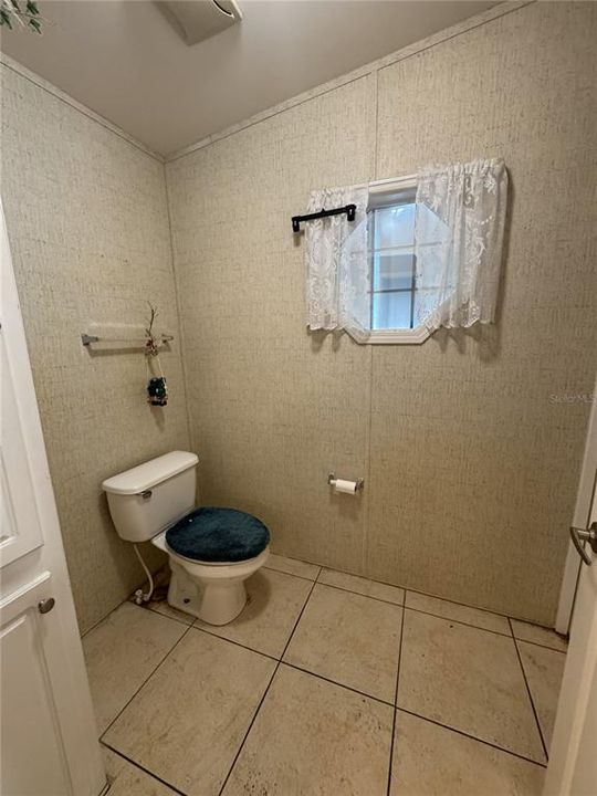 合同活跃: $139,900 (2 贝兹, 2 浴室, 1404 平方英尺)