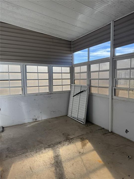 合同活跃: $139,900 (2 贝兹, 2 浴室, 1404 平方英尺)