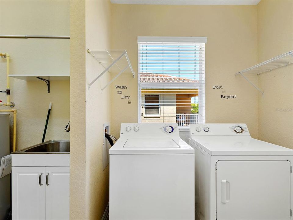 Activo con contrato: $285,000 (3 camas, 2 baños, 1383 Pies cuadrados)
