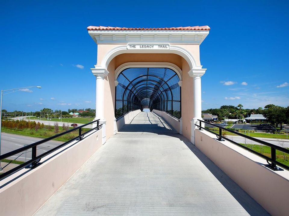 Activo con contrato: $285,000 (3 camas, 2 baños, 1383 Pies cuadrados)
