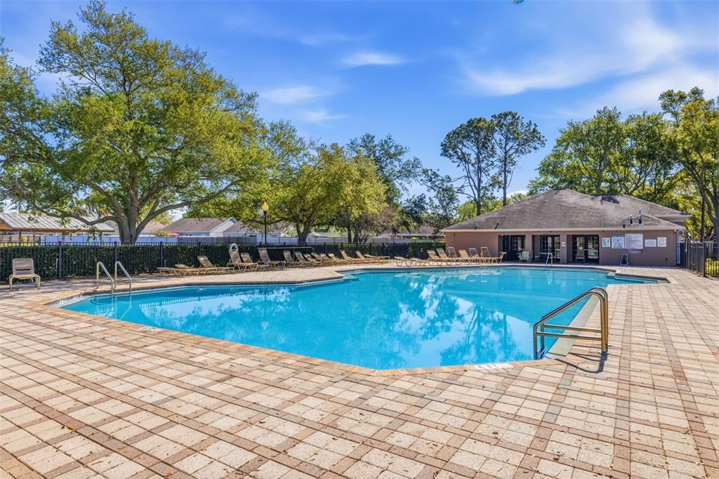 Activo con contrato: $275,000 (3 camas, 2 baños, 1226 Pies cuadrados)