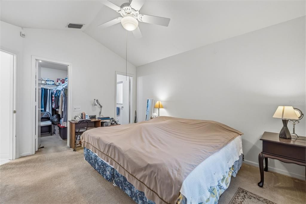 Activo con contrato: $275,000 (3 camas, 2 baños, 1226 Pies cuadrados)