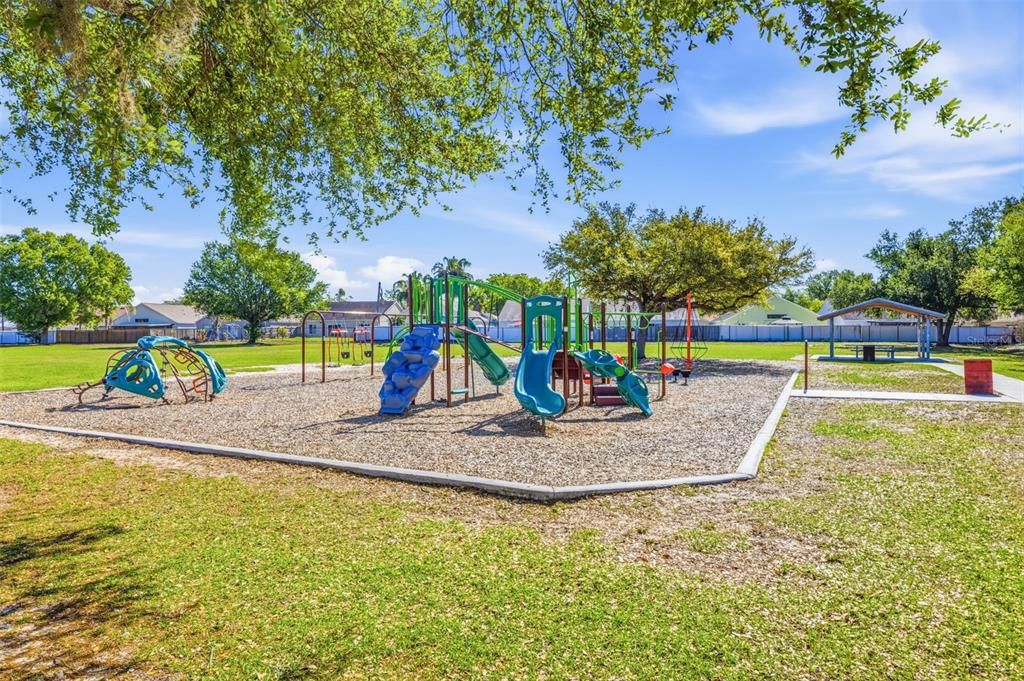 Activo con contrato: $275,000 (3 camas, 2 baños, 1226 Pies cuadrados)