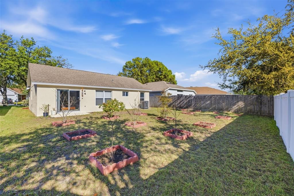 Activo con contrato: $275,000 (3 camas, 2 baños, 1226 Pies cuadrados)