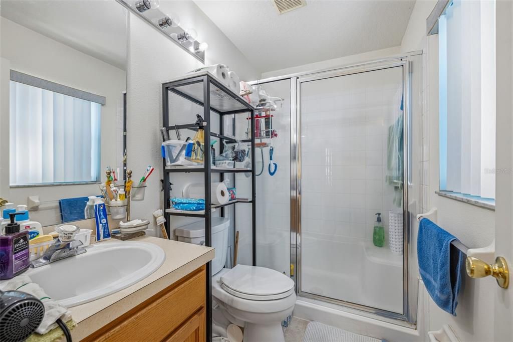 Activo con contrato: $275,000 (3 camas, 2 baños, 1226 Pies cuadrados)