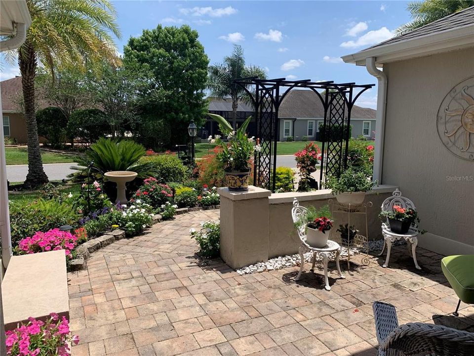 For Sale: $759,000 (3 beds, 2 baths, 2060 Square Feet)