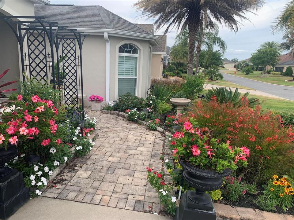 For Sale: $759,000 (3 beds, 2 baths, 2060 Square Feet)