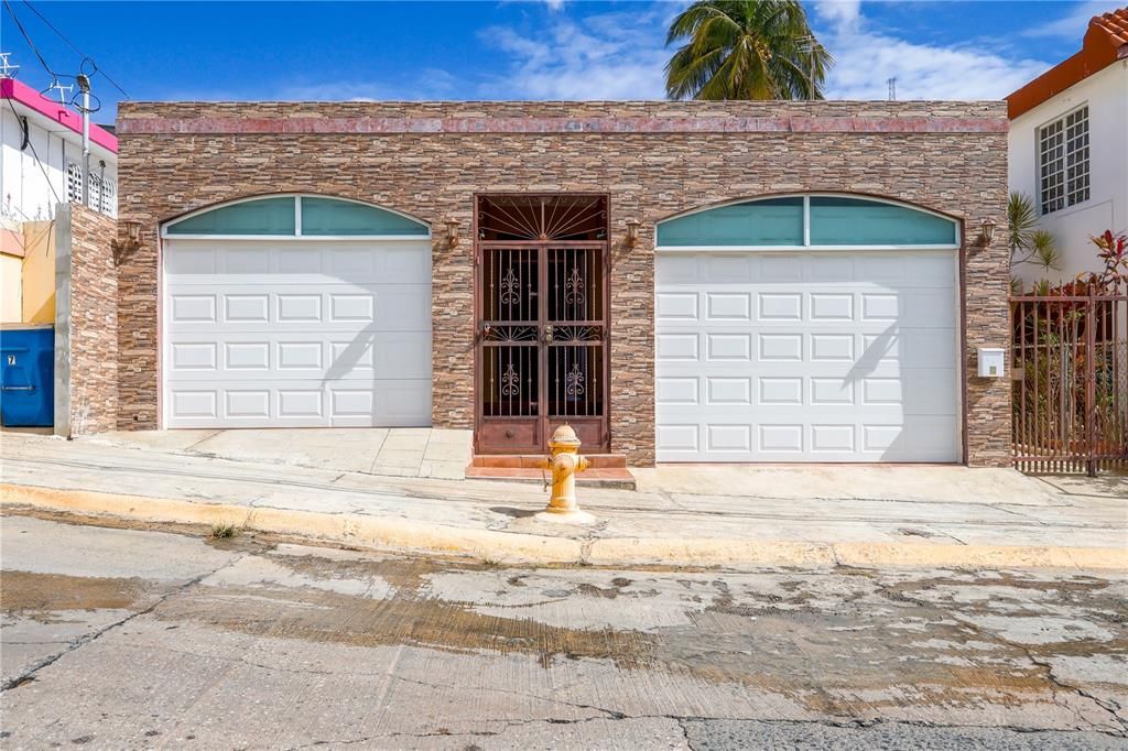 For Sale: $375,000 (4 beds, 4 baths, 1600 Square Feet)