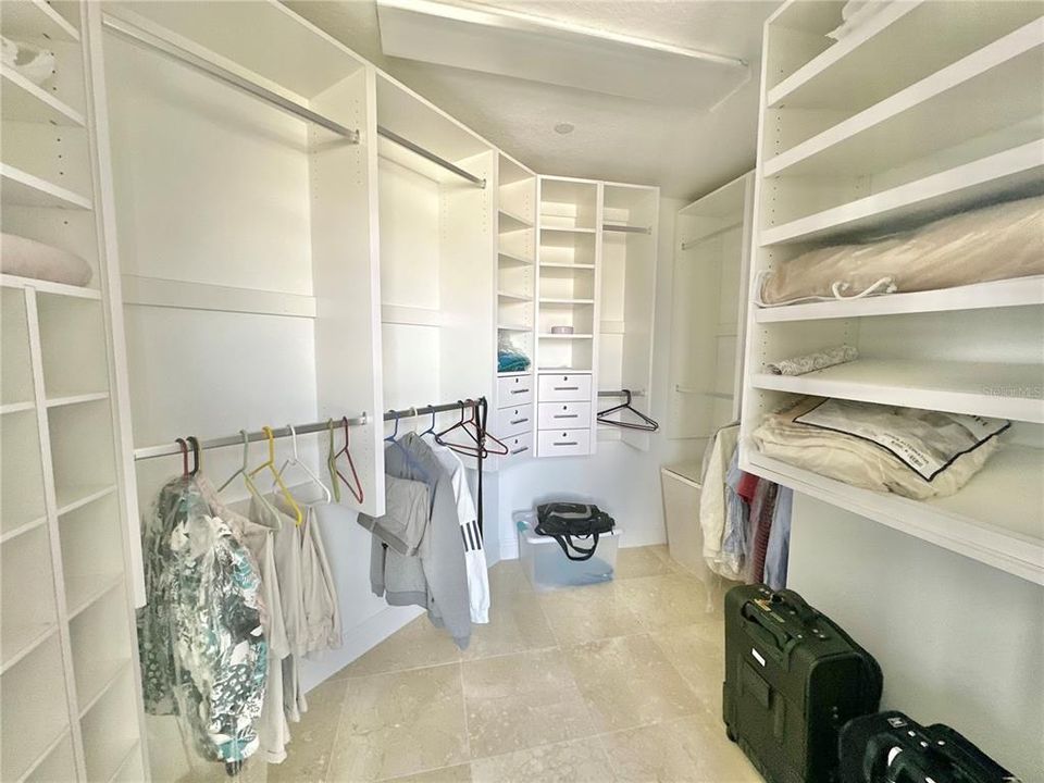 В аренду: $8,300 (3 спален, 3 ванн, 2545 Квадратных фут)
