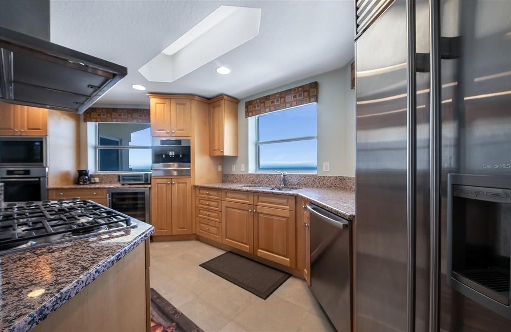 В аренду: $8,300 (3 спален, 3 ванн, 2545 Квадратных фут)