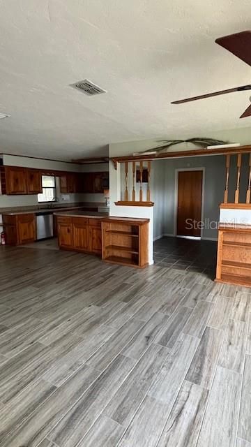 For Sale: $299,000 (3 beds, 2 baths, 1714 Square Feet)