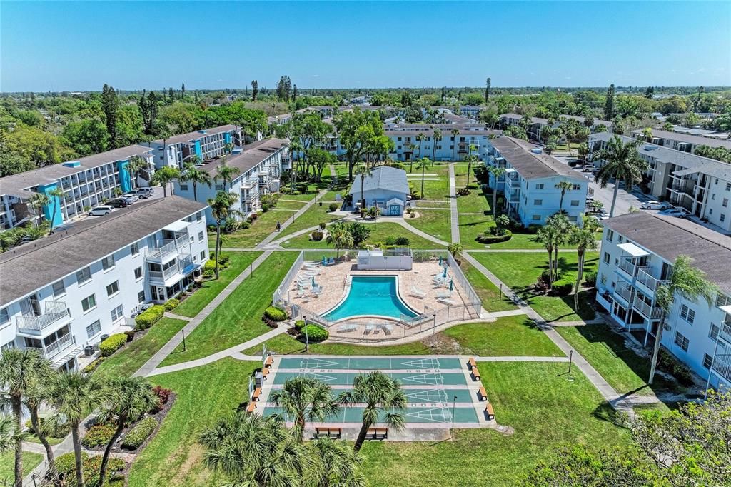 Active With Contract: $74,900 (2 beds, 1 baths, 733 Square Feet)