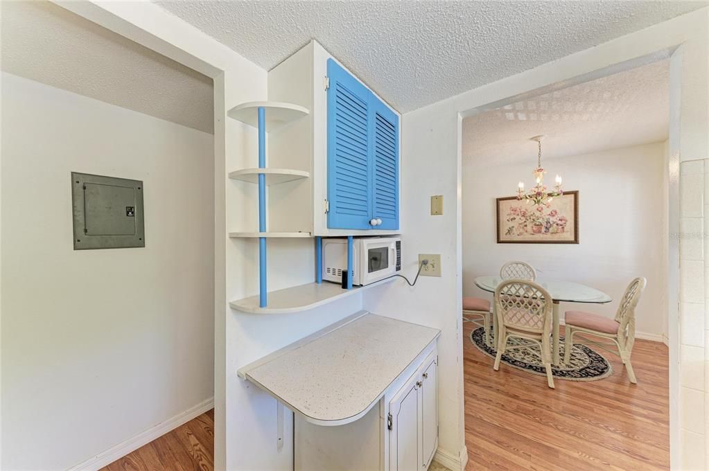 Active With Contract: $74,900 (2 beds, 1 baths, 733 Square Feet)