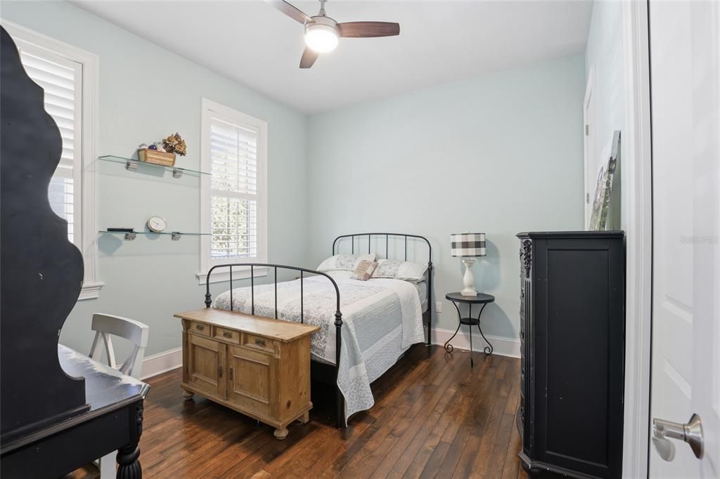 For Sale: $599,000 (5 beds, 4 baths, 3216 Square Feet)