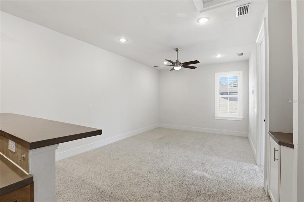 For Sale: $599,000 (5 beds, 4 baths, 3216 Square Feet)