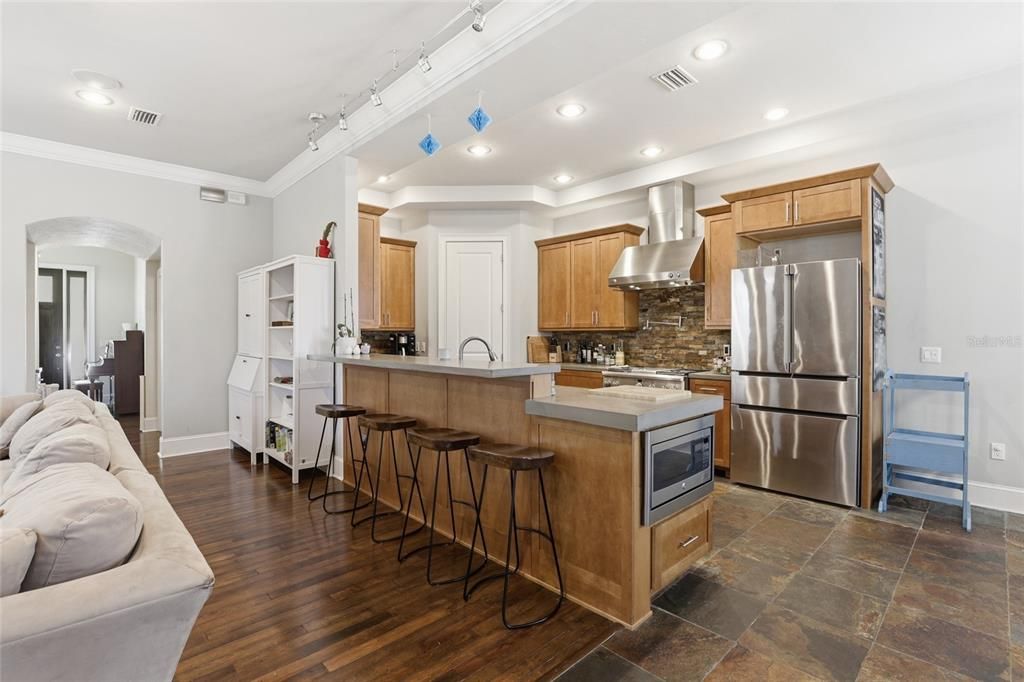 For Sale: $599,000 (5 beds, 4 baths, 3216 Square Feet)