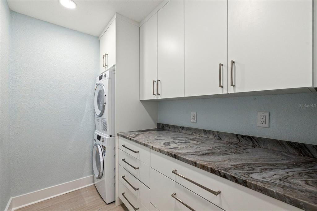 For Sale: $695,000 (2 beds, 2 baths, 1650 Square Feet)